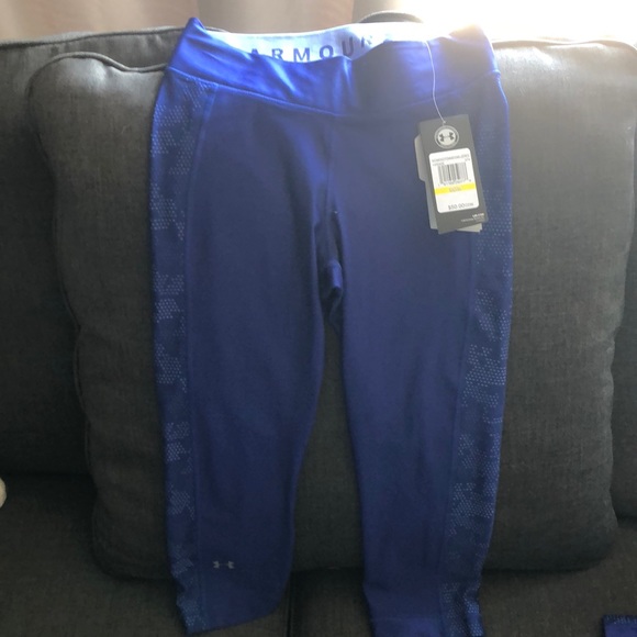 Under Armour Crop Pants - Picture 1 of 3